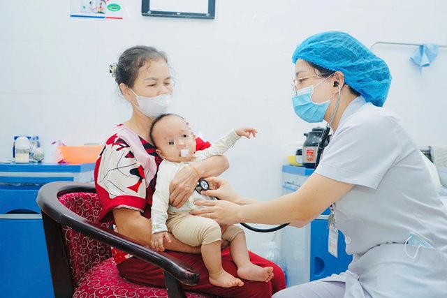 Cúm A tăng nhanh thời điểm giao mùa: Nhiều trẻ nhập viện, bác sĩ cảnh báo nguy cơ biến chứng nặng